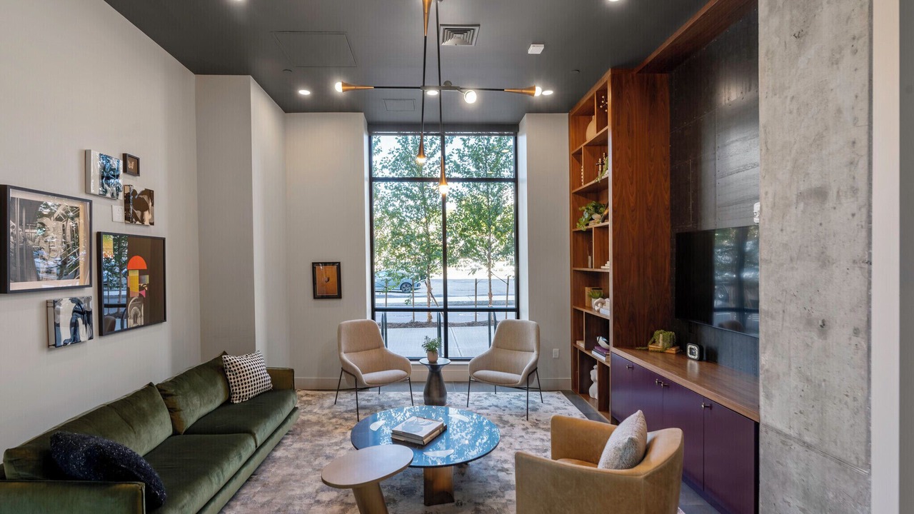 Luxurious 2BR - 2BA Apt at Hyatus