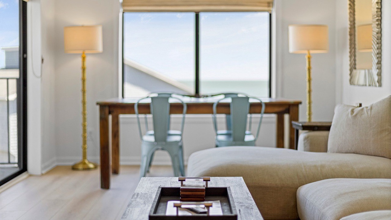 Fully Renovated Ocean Views, Pool, STEPS to Beach, Restaurants, Shops