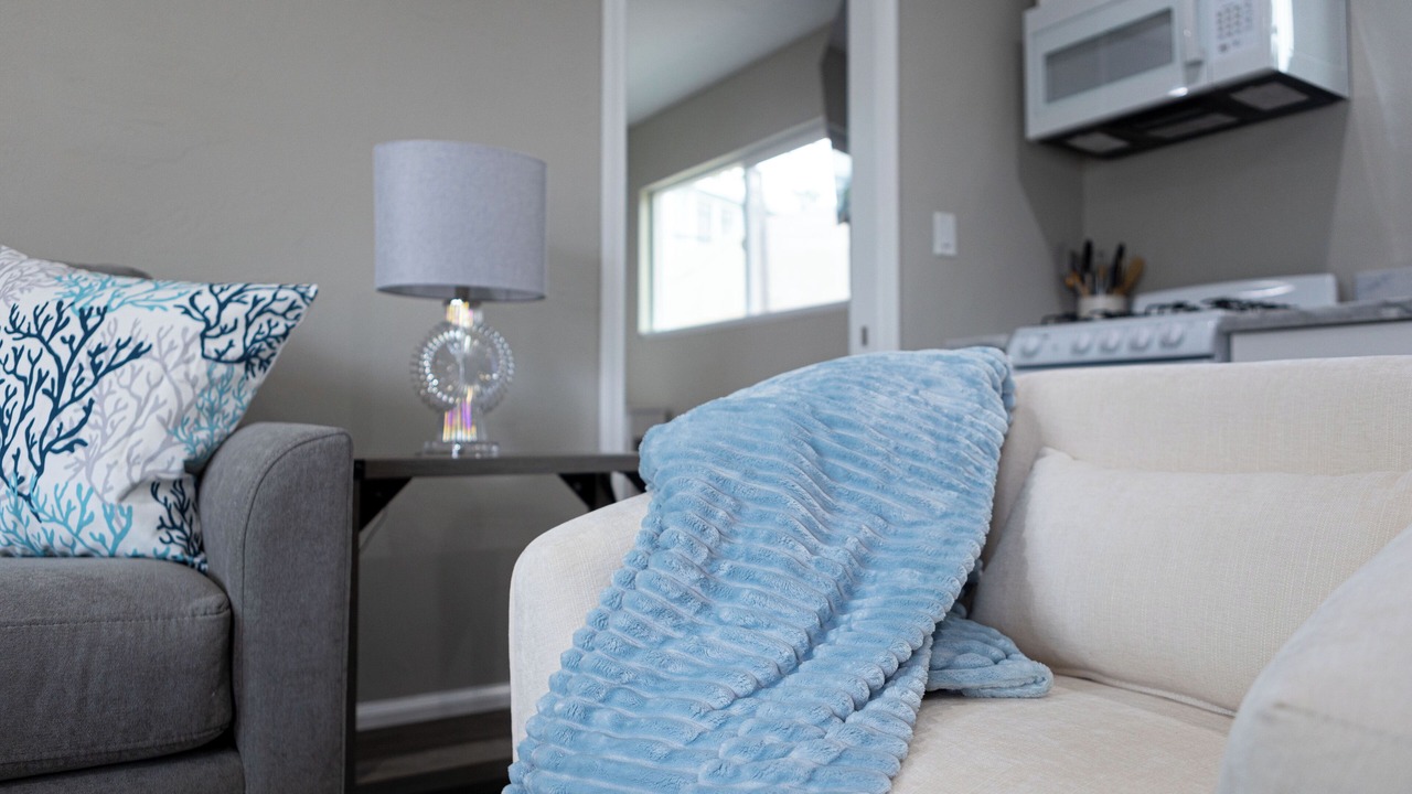 "The Shores" One Bedroom with A/C Steps to La Jolla Shores Beach, San Diego
