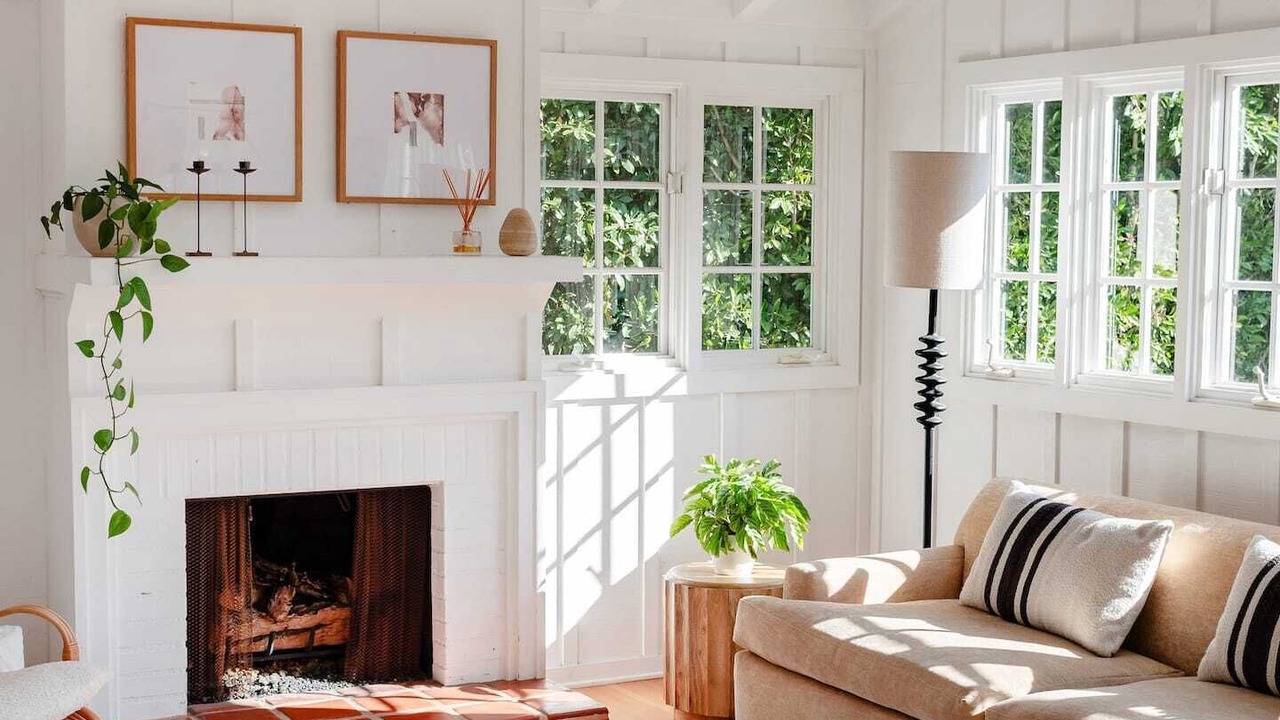 Walkable to Butterfly Beach Upper Cottage