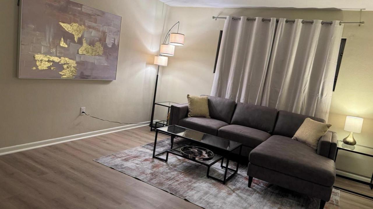 Vintage 2 Bedroom Condo Lake Eola View