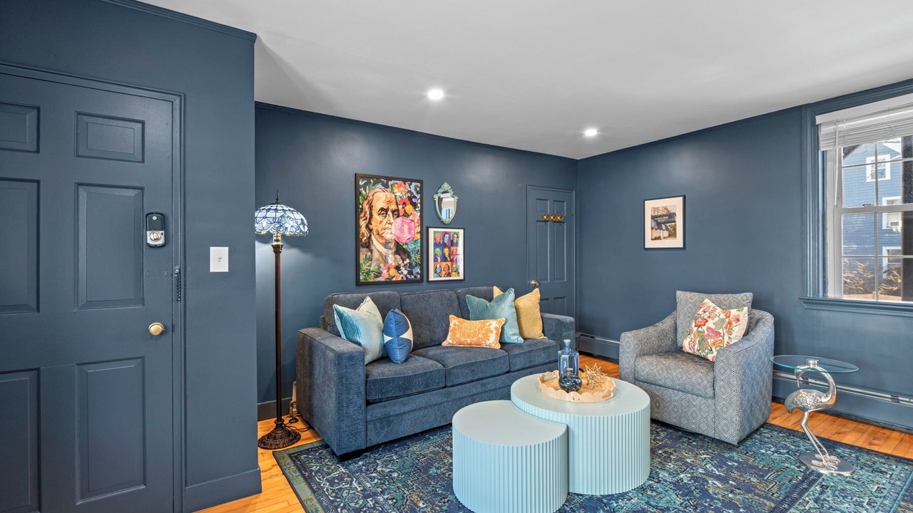1BR on Salem Common l Steps to Witch Museum l Fenced in Yard + Parking
