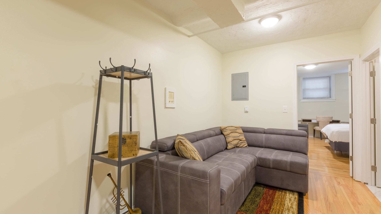 Free Parking at 1 Bed Basement Apt, Near BU & MIT