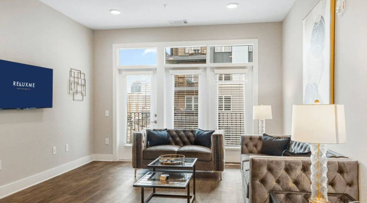 Reluxme | City Center 2BR Highrise w/King Beds
