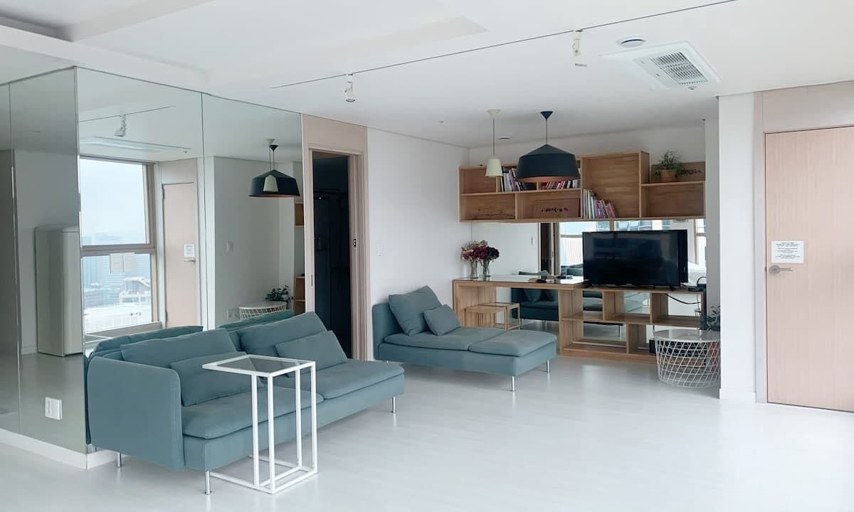 Large Apt, Awesome View, Seoul STN
