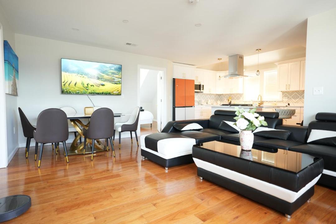 Coastal Stay 2 Modern Ocean View Apartments Walk to Beach 4 Free Parking Spaces