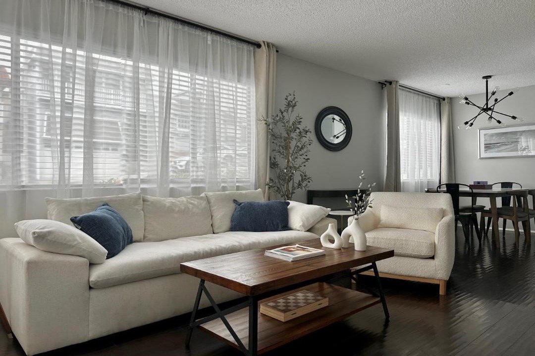 The Nest Manhattan Beach, Partial Ocean View