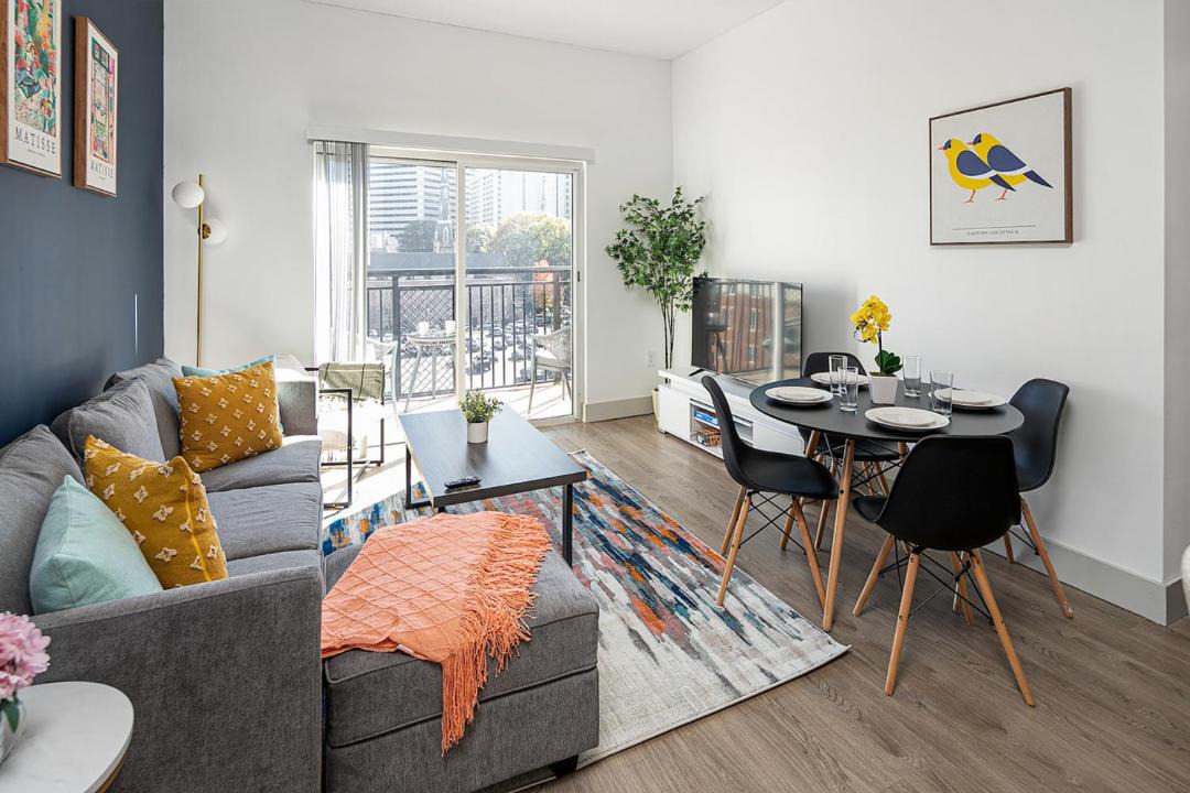 Carolina Blue - Stunning Views, Free Parking and WiFi