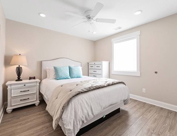 ♛ 539 Bay St ⁀➷ Luxury Downtown 2BDR Lake View 2nd Floor Condo on West Bay ➠ 203E 5