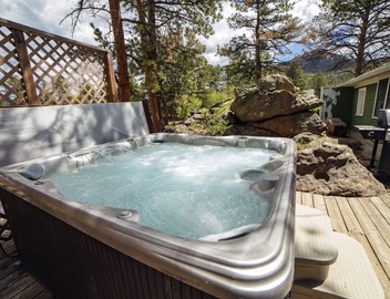 Charming Cabin, Next To National Park 3 Bedroom Cabin - #20-NCD0297 4