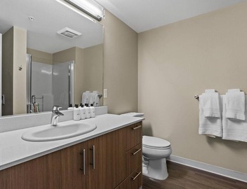 Cozy 1BR Apartment in Newcastle w/ Parking 2