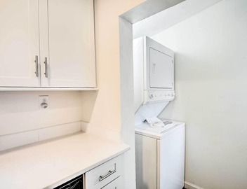 Super Walkable! Historic Home in Dtwn Long Beach 5