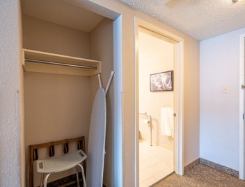 Kellogg West Conference Center and Hotel 2