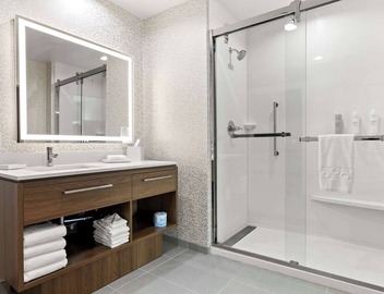 Home2 Suites by Hilton Phoenix Downtown 2