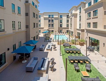 SpringHill Suites by Marriott Valencia 4
