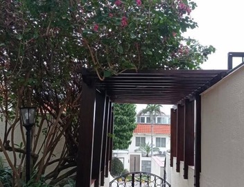 Perfect vacation! Beach, pool/tennis court, 5 min MTR, garden BBQ 4