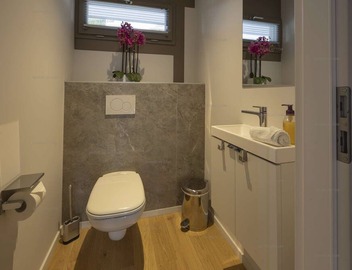 Exquisite UBAC Apartment with Swimming Pool, Offering Breathtaking Views of the Lake and Mountains" 4