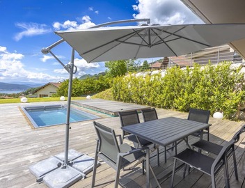 Apartment Adret 6 people Sunny Side Apartment with Pool, Lake and Mountain Views 4