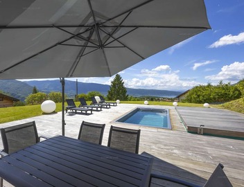 Apartment Adret 6 people Sunny Side Apartment with Pool, Lake and Mountain Views 3