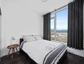 Bright and Modern One Bed Penthouse 2
