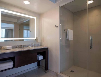 Renaissance Baton Rouge Hotel 4