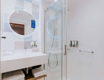 Hampton by Hilton Warsaw Reduta 5