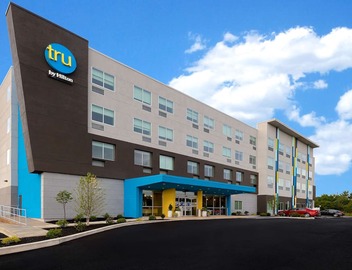 Tru by Hilton Grantville, PA 4