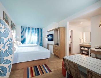 Universal's Endless Summer Resort - Surfside Inn and Suites 3