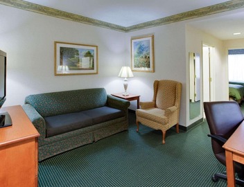 Country Inn & Suites by Radisson, Brockton (Boston), MA 2