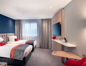 Holiday Inn Express London Heathrow T4 by IHG 5