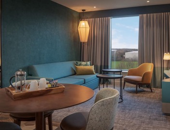 Staybridge Suites London Heathrow - Bath Road by IHG 5