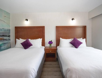 Coast Metro Vancouver Hotel 3