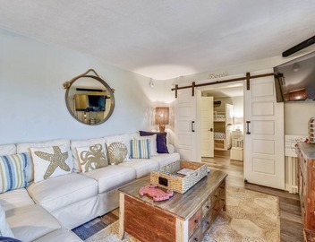 🏖️Luxurious Beach front Condo! Close to 30A + FREE Activities with your stay!🏖️ 3