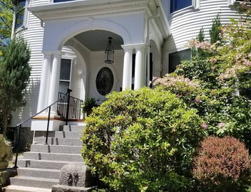 Charming Tree Top Victorian - Two Bedroom Retreat 3