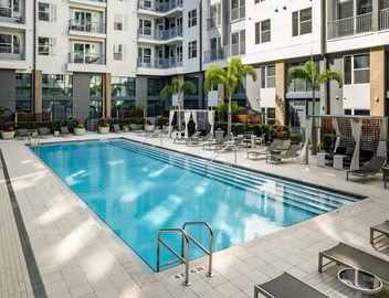 Virelli Apartments Upscale King Suite in the Heart of Orlando w Pool 5