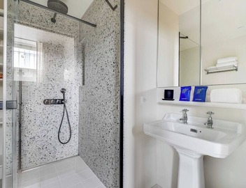 Spacious Apartment a/c 1br/4p - Notre-dame 2