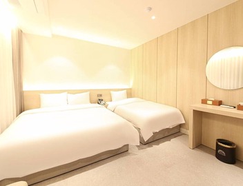 BROWN DOT HOTEL 3