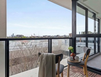 Comfy 2BR Escape Beside the Yarra River 4