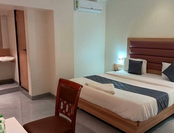 Hotel Legacy Inn 5