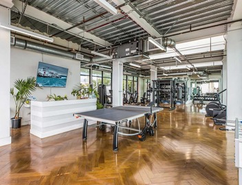 Stylish 2br/2ba At HWH by Oneluxstay 4