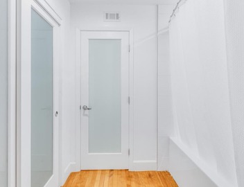 Stylish 2br/2ba At HWH by Oneluxstay 3