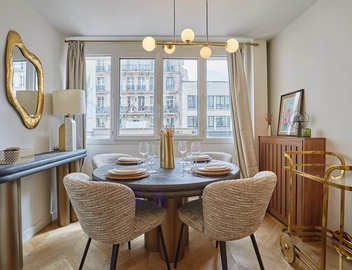 Apartment in the Center of Paris 3
