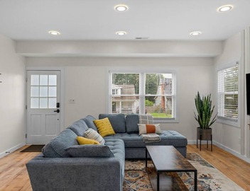 Stylish 4BR Haven Backyard and Fire Pit 4