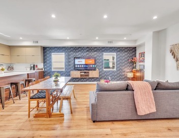Luxurious Townhome 3