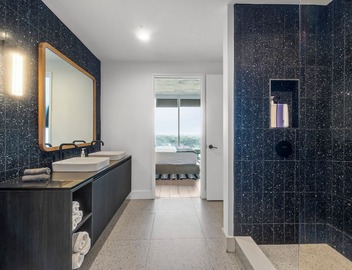 Rainey St Condo | Heated Pool | Gym | Bar | DT ATX 4