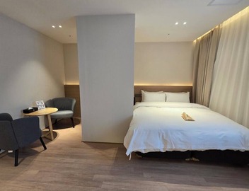 JungGam Hotel 5