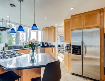 Stunning Del Mar Home w/Deck: 1 Mi to Beach! 3