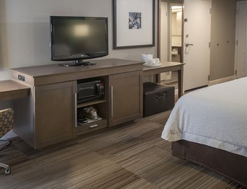 Hampton Inn New Orleans-St. Charles Ave./Garden District 3