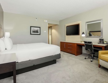DoubleTree by Hilton Austin - University Area 2