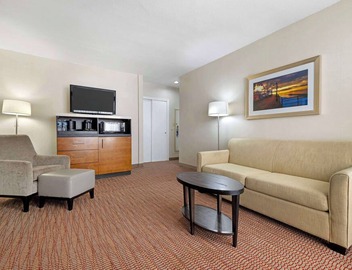 Best Western Royal Palace Inn & Suites 5